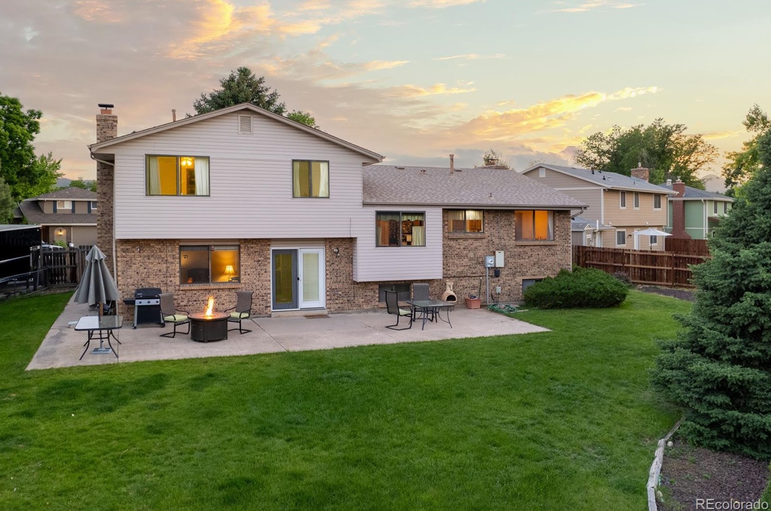 7263 Walker Pl, Littleton CO 80123-3145 exterior