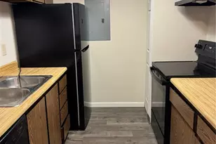 1850 S Pitkin Cir, Aurora, CO 80017 - Photo 3