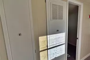 220 Mount View Ln, Colorado Springs, CO 80907 - Photo 17