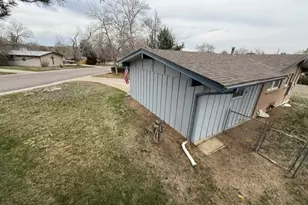 5674 W Chestnut Ave, Littleton, CO 80128 - Photo 3
