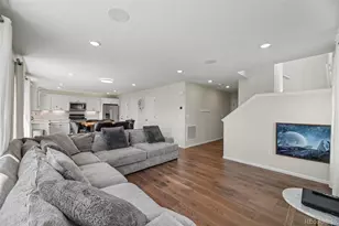 871 N Waterloo Cir, Aurora, CO 80018 - Photo 7