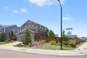 871 N Waterloo Cir, Aurora, CO 80018 - Photo 3
