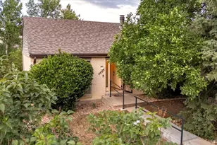 4663 W Ponds Cir, Littleton, CO 80123 - Photo 3