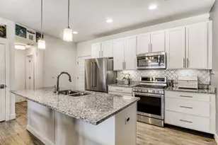 19562 E Sunset Cir, Centennial, CO 80015 - Photo 9