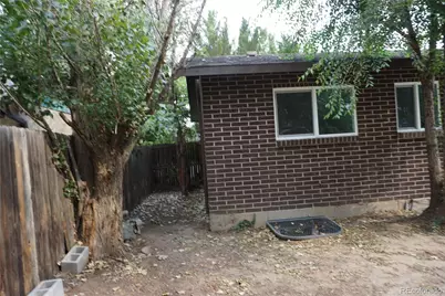 5527 Chandler Court, Denver, CO 80239 - Photo 41