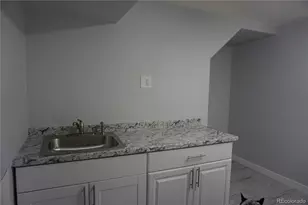 5527 Chandler Ct, Denver, CO 80239 - Photo 31