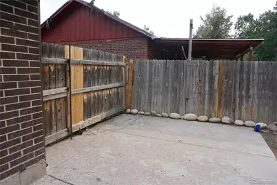5527 Chandler Court, Denver, CO 80239 - Photo 37