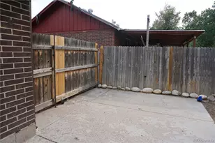 5527 Chandler Ct, Denver, CO 80239 - Photo 37