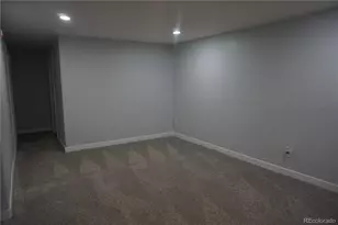 5527 Chandler Ct, Denver, CO 80239 - Photo 23
