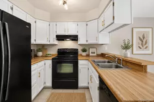 1342 S Idalia St, Aurora, CO 80017 - Photo 3
