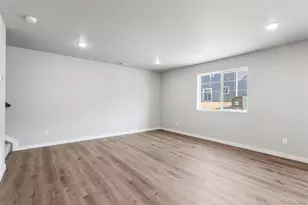 736 N Carrie Ct, Watkins, CO 80137 - Photo 5