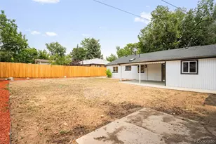 769 Troy Ct, Aurora, CO 80011 - Photo 21