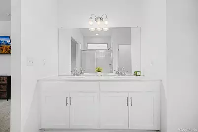 121 S Vandriver Way, Aurora, CO 80018 - Photo 29