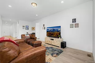 121 S Vandriver Wy, Aurora, CO 80018 - Photo 9
