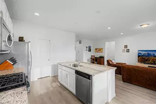 121 S Vandriver Wy, Aurora, CO 80018 - Photo 15