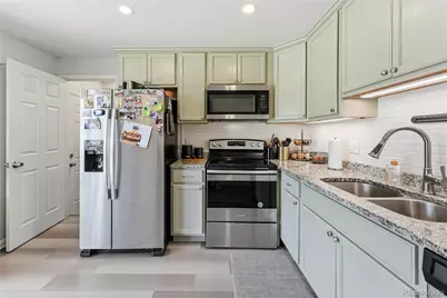 13611 E Nevada Place, Aurora, CO 80012 - Photo 9