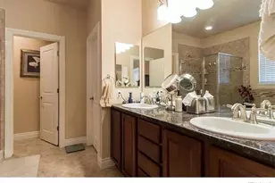 10262 Greentrail Cir, Lone Tree, CO 80124 - Photo 29