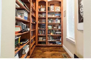 10262 Greentrail Cir, Lone Tree, CO 80124 - Photo 17