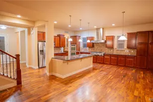 10262 Greentrail Cir, Lone Tree, CO 80124 - Photo 5