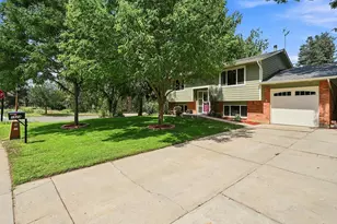 1524 Chapman Ln, Longmont, CO 80501 - Photo 3
