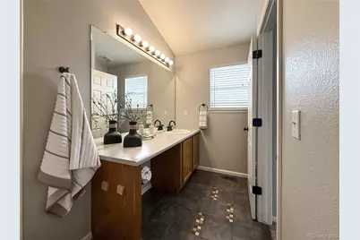 3933 S Quemoy Way, Aurora, CO 80018 - Photo 17