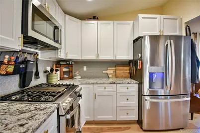 9661 W Dumbarton Place, Littleton, CO 80123 - Photo 13