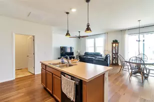 855 N Waterloo Cir, Aurora, CO 80018 - Photo 9