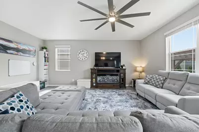 6047 N Halifax Court, Aurora, CO 80019 - Photo 7