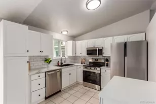 4218 S Cathay Way, Aurora, CO 80013 - Photo 9