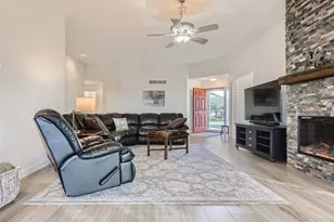 21931 E Canyon Pl, Aurora, CO 80016 - Photo 9