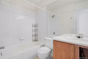 2758 S Cathay Ct, Aurora, CO 80013 - Photo 9