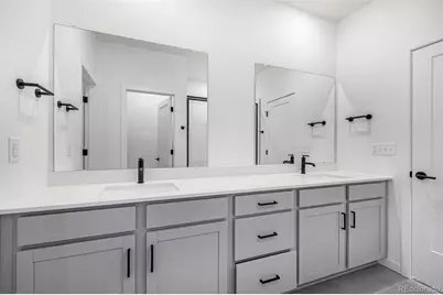 5688 N Killarney Court, Aurora, CO 80019 - Photo 41