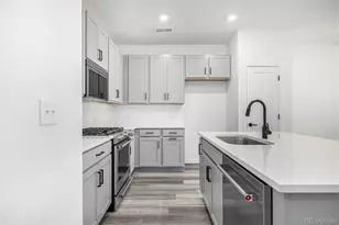 5688 N Killarney Ct, Aurora, CO 80019 - Photo 17