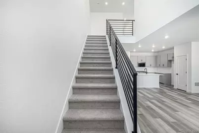 5688 N Killarney Court, Aurora, CO 80019 - Photo 9