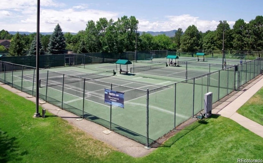 5335 Cody St, Littleton CO 80123-7320 exterior