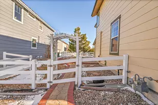 1172 S Coolidge Cir, Aurora, CO 80018 - Photo 35