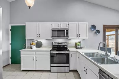 19208 E Stanford Drive, Aurora, CO 80015 - Photo 11