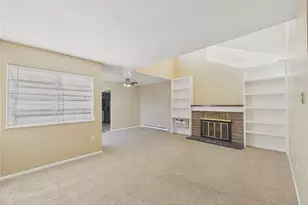 2490 S Worchester Ct, Aurora, CO 80014 - Photo 9