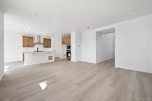 9227 Truckee Ct, Commerce City, CO 80022 - Photo 5