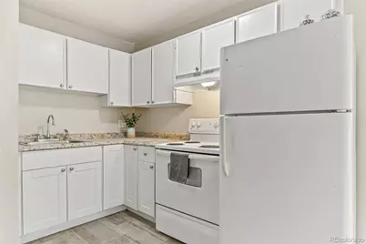 560 Dayton Street, Aurora, CO 80010 - Photo 3