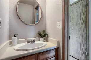 11913 E Kepner Dr, Aurora, CO 80012 - Photo 11