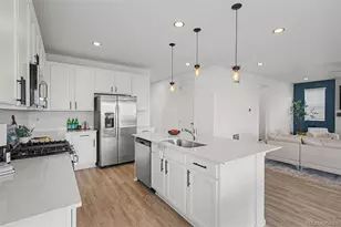 27536 E Byers Pl, Aurora, CO 80018 - Photo 9