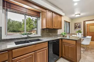 1860 Willow Ln, Lakewood, CO 80215 - Photo 11
