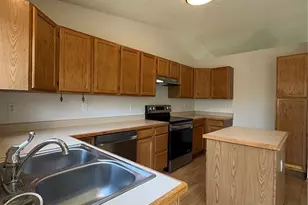 17900 E Brown Pl, Aurora, CO 80013 - Photo 7