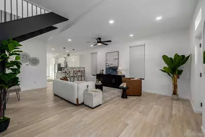 555 S Logan Street, Denver, CO 80209 - Photo 9