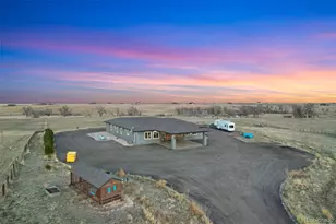 45330 Valdonna Cir, Bennett, CO 80102 - Photo 3