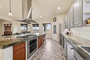 45330 Valdonna Cir, Bennett, CO 80102 - Photo 9