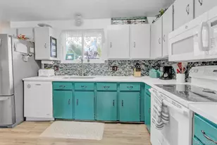 17835 E Kansas Pl, Aurora, CO 80017 - Photo 7