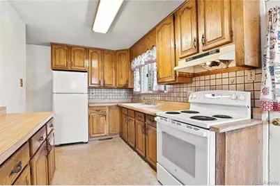 204 Tucson Street, Aurora, CO 80011 - Photo 11