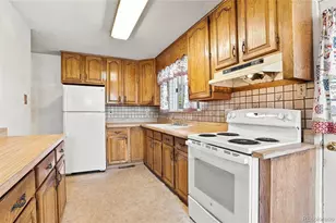 204 Tucson St, Aurora, CO 80011 - Photo 11